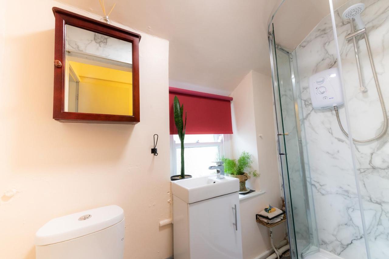 Tri Deg Un, For 2 Adults And 2 Children * Machynlleth